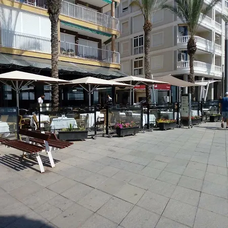 Apartament Edificio 1º Linea De Playa, En Paseo Maritimo De Torrevieja, Alicante, Costa Blanca