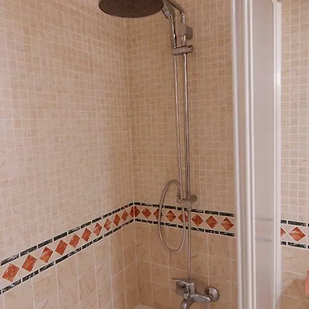 Edificio 1º Linea De Playa, En Paseo Maritimo De Torrevieja, Alicante, Costa Blanca