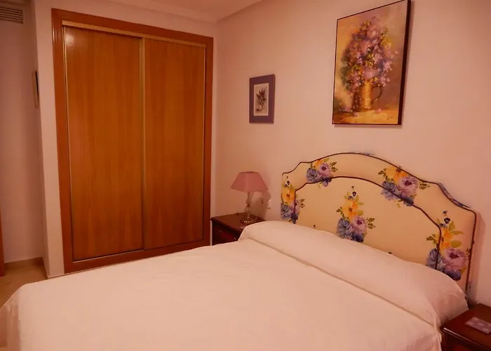 Edificio 1º Linea De Playa, En Paseo Maritimo De Torrevieja, Alicante, Costa Blanca * Torrevieja