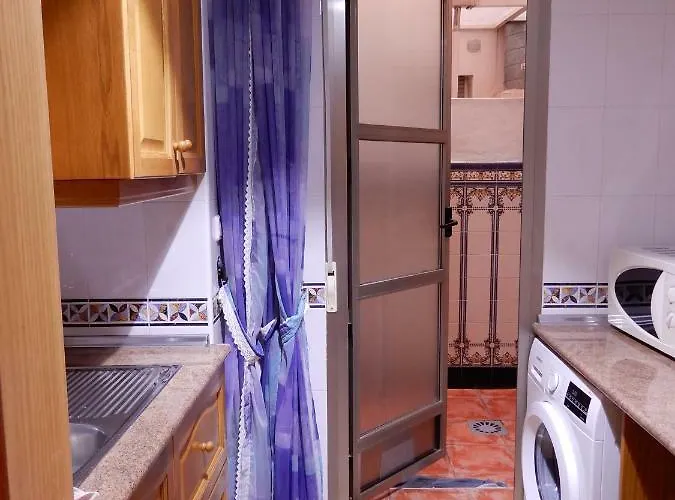 Edificio 1º Linea De Playa, En Paseo Maritimo De Torrevieja, Alicante, Costa Blanca