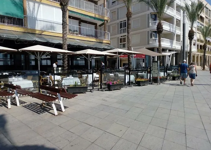 Appartement Edificio 1º Linea De Playa, En Paseo Maritimo De Torrevieja, Alicante, Costa Blanca