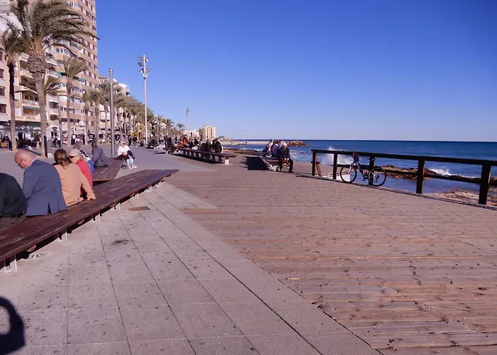 Edificio 1º Linea De Playa, En Paseo Maritimo De Torrevieja, Alicante, Costa Blanca Appartement *