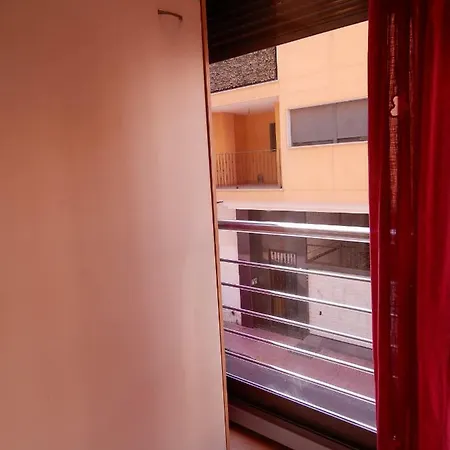 Edificio 1º Linea De Playa, En Paseo Maritimo De Torrevieja, Alicante, Costa Blanca * Торевьиа