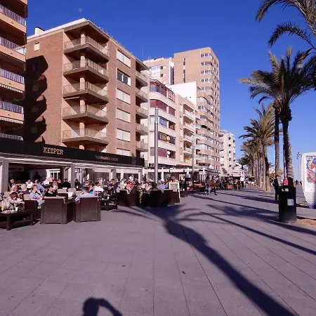 Edificio 1º Linea De Playa, En Paseo Maritimo De Torrevieja, Alicante, Costa Blanca Daire *