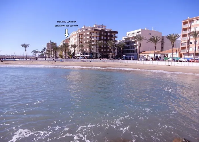 Edificio 1º Línea De Playa, En Paseo Marítimo De Torrevieja, Alicante, Costa Blanca * Torrevieja