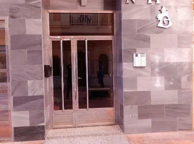 Apartamento Edificio 1º Línea De Playa, En Paseo Marítimo De Torrevieja, Alicante, Costa Blanca Torrevieja