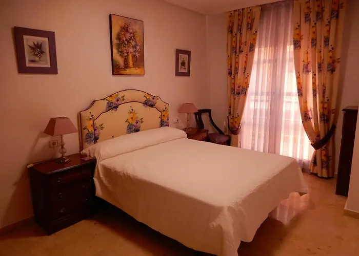 Edificio 1º Línea De Playa, En Paseo Marítimo De Torrevieja, Alicante, Costa Blanca Apartamento *