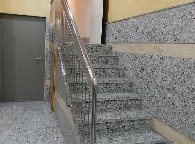 Edificio 1º Línea De Playa, En Paseo Marítimo De Torrevieja, Alicante, Costa Blanca