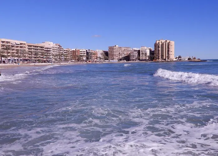 Edificio 1º Línea De Playa, En Paseo Marítimo De Torrevieja, Alicante, Costa Blanca * Torrevieja